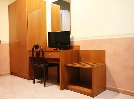 Zara ホテル ナポリ