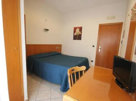 Otel Zara 2*