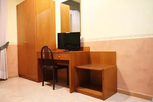 Zara Отель Неаполь